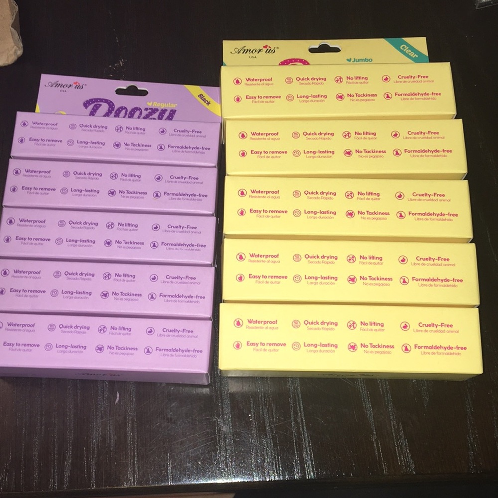 Eyelashes glue